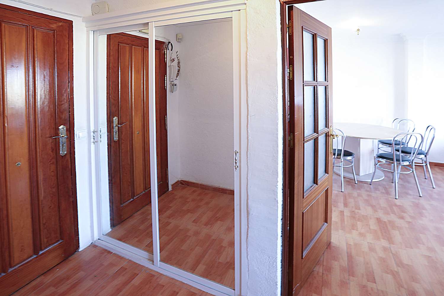 SCHÖNE WOHNUNG ZUM VERKAUF IN BENALMADENA