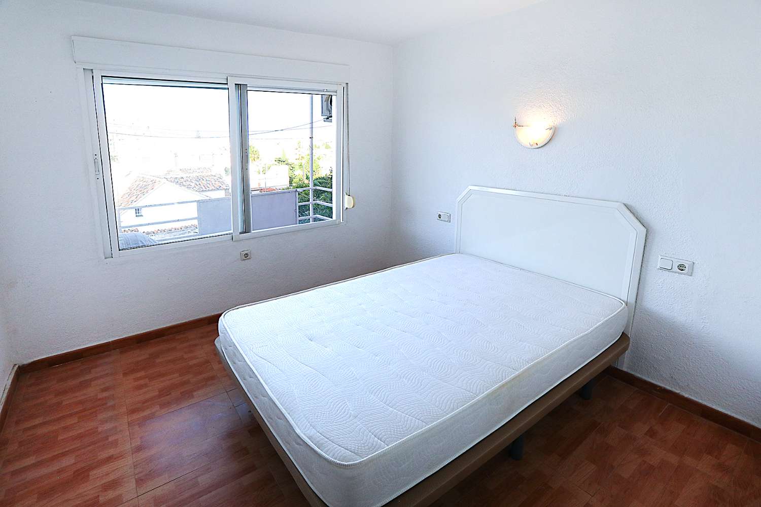 SE VENDE BONITO APARTAMENTO DE UN DORMITORIO EN BENALMADENA