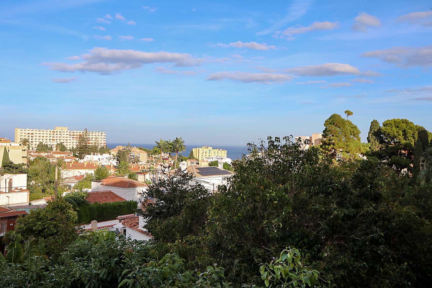 SCHÖNE WOHNUNG ZUM VERKAUF IN BENALMADENA