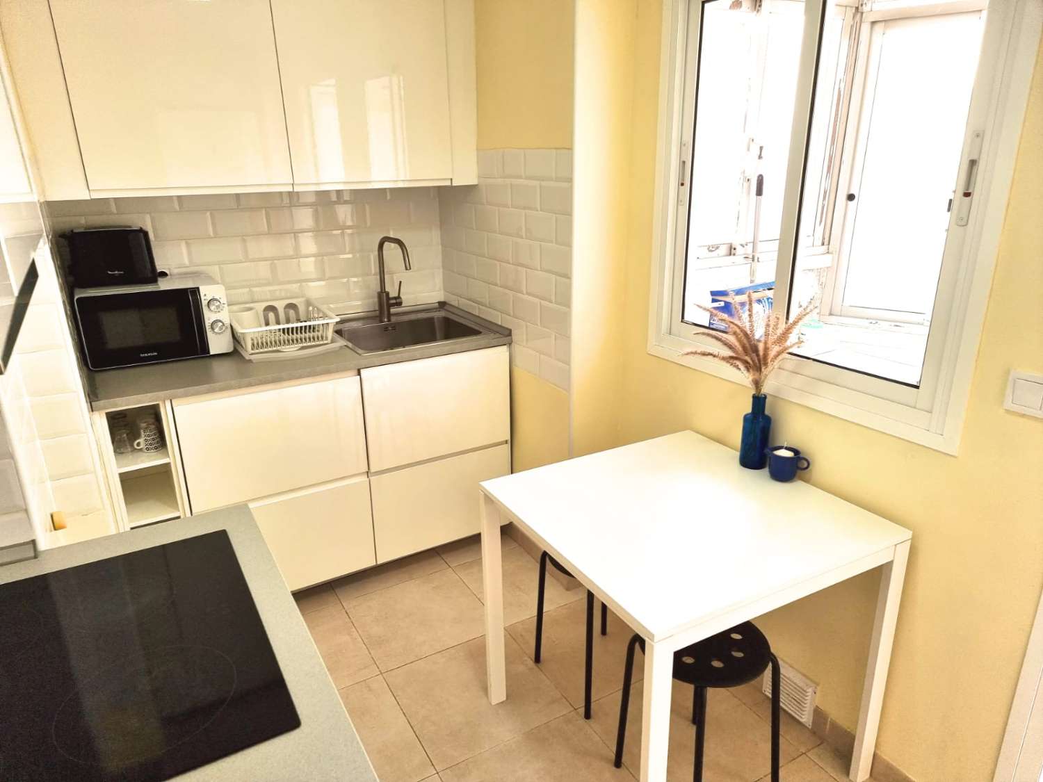 Larga temporada. Bonito apartamento de 3 dormitorios en Málaga