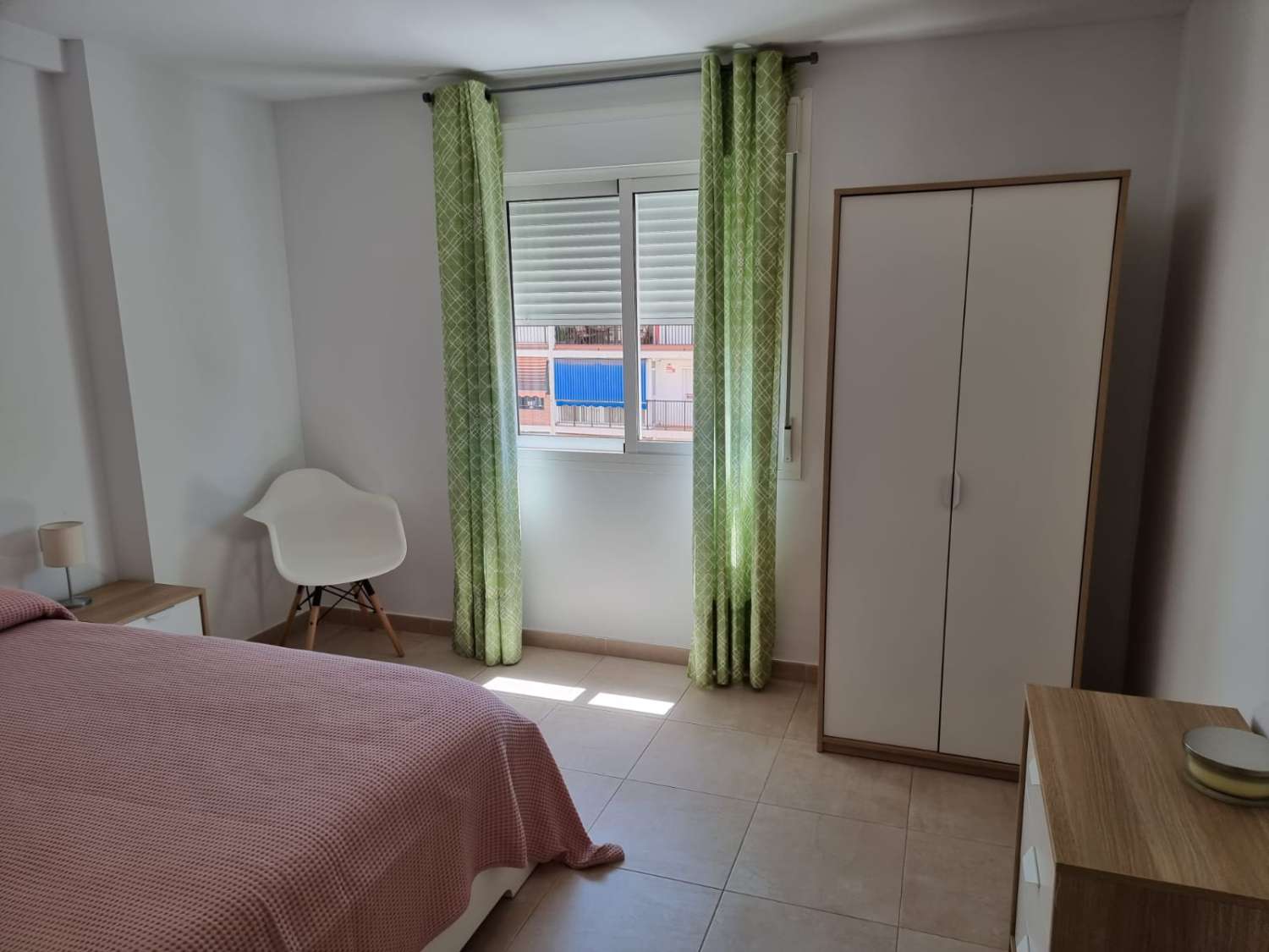 Larga temporada. Bonito apartamento de 3 dormitorios en Málaga