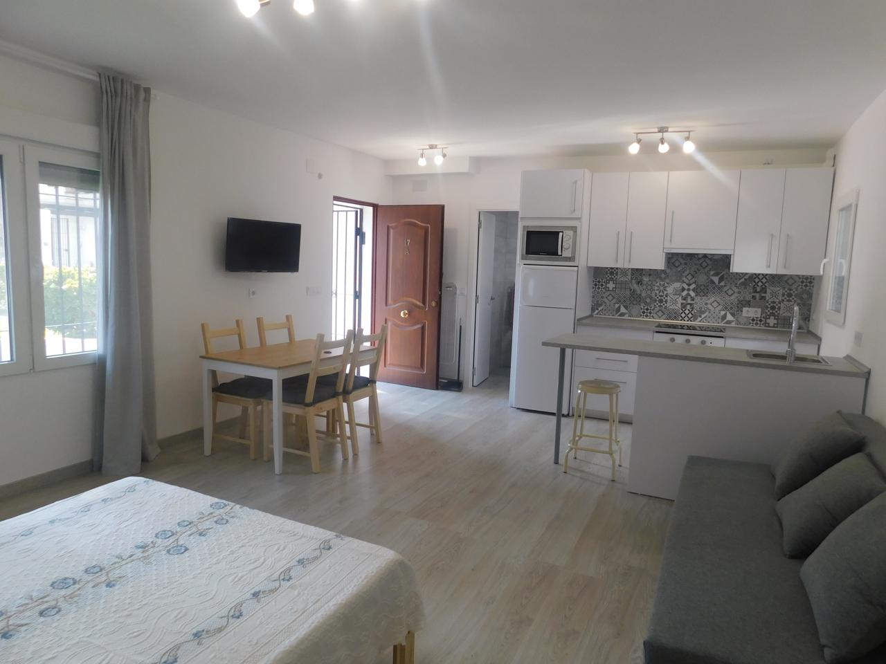 LONG-TERM STUDIO RENTAL FROM NOVEMBER 3, 2024 BETWEEN BENALMADENA COSTA AND PUEBLO