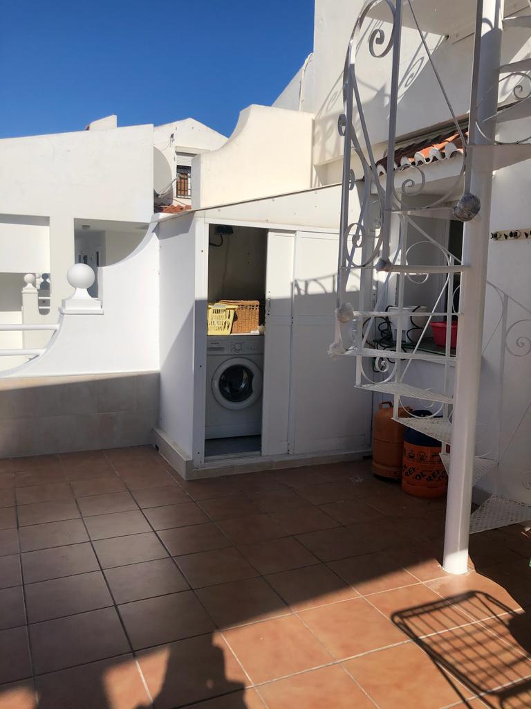 Zu vermieten für Langzeit UNMÖBLIERT Schönes Duplex-Penthouse mit Meerblick in Benalmadena