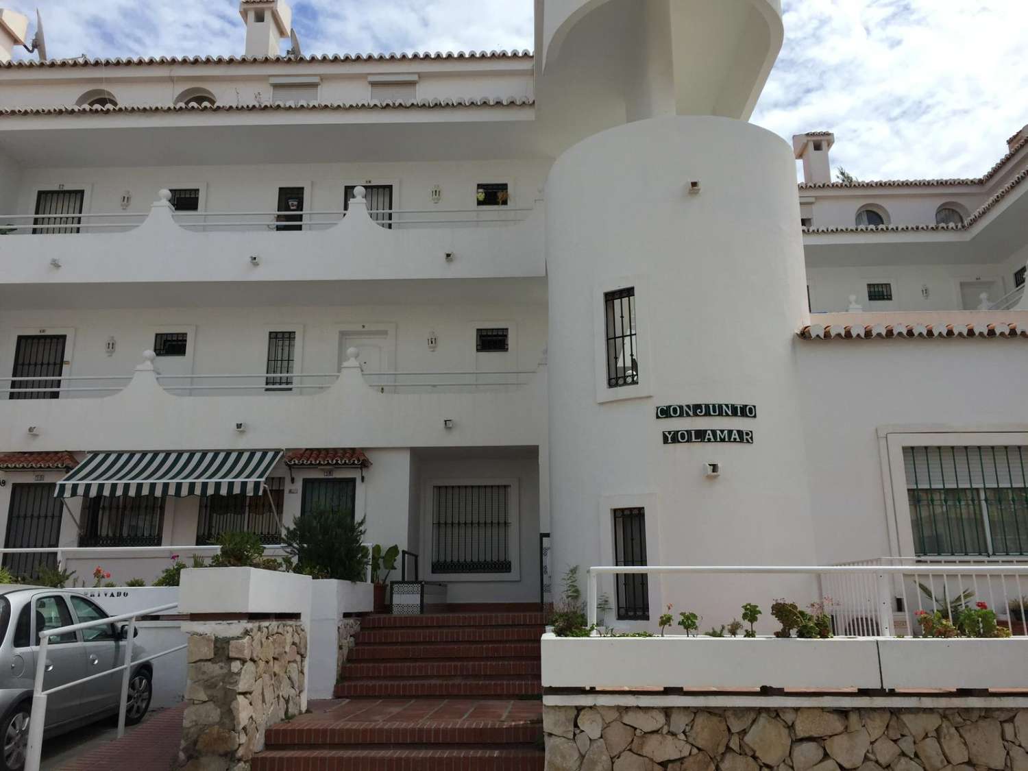 For rent for long term UNFURNISHED Beautiful duplex penthouse with sea views in Benalmadena