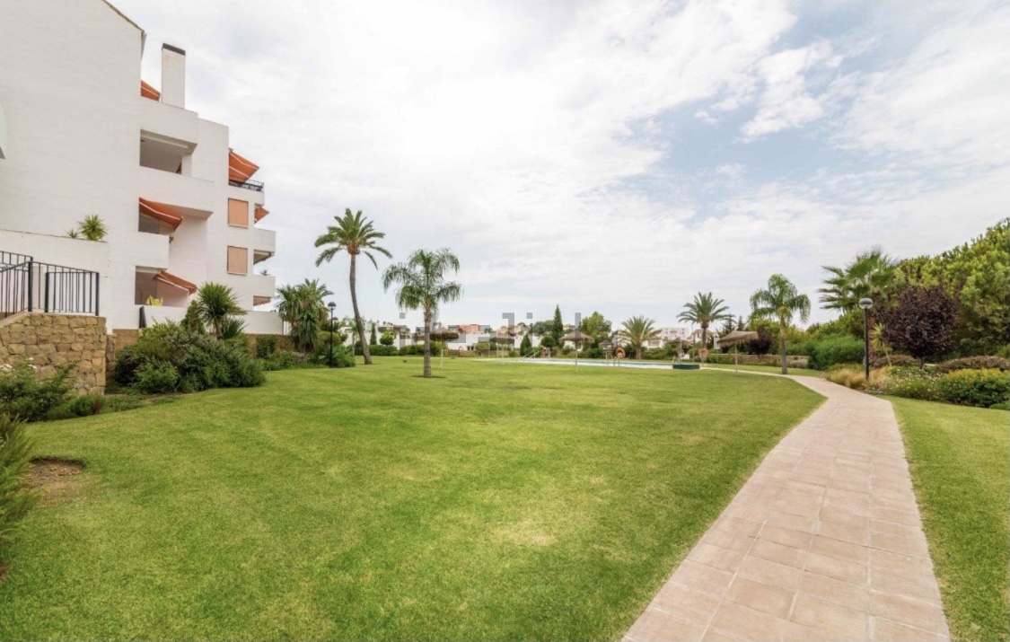 SE VENDE MAGNIFICO APARTAMENTO EN TORREQUEBRADA EN URBANIZACION DE LUJO (BENALMADENA)