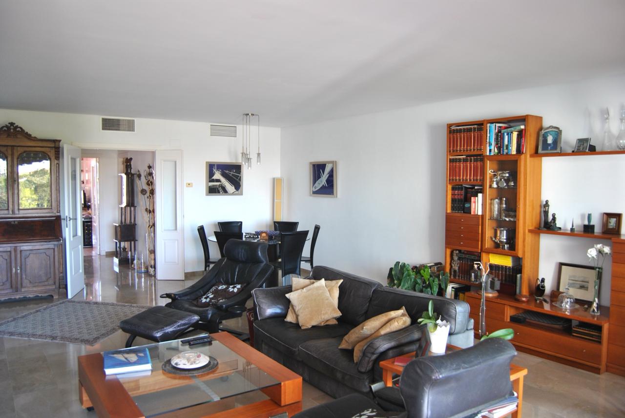 SE VENDE MAGNIFICO APARTAMENTO EN TORREQUEBRADA EN URBANIZACION DE LUJO (BENALMADENA)