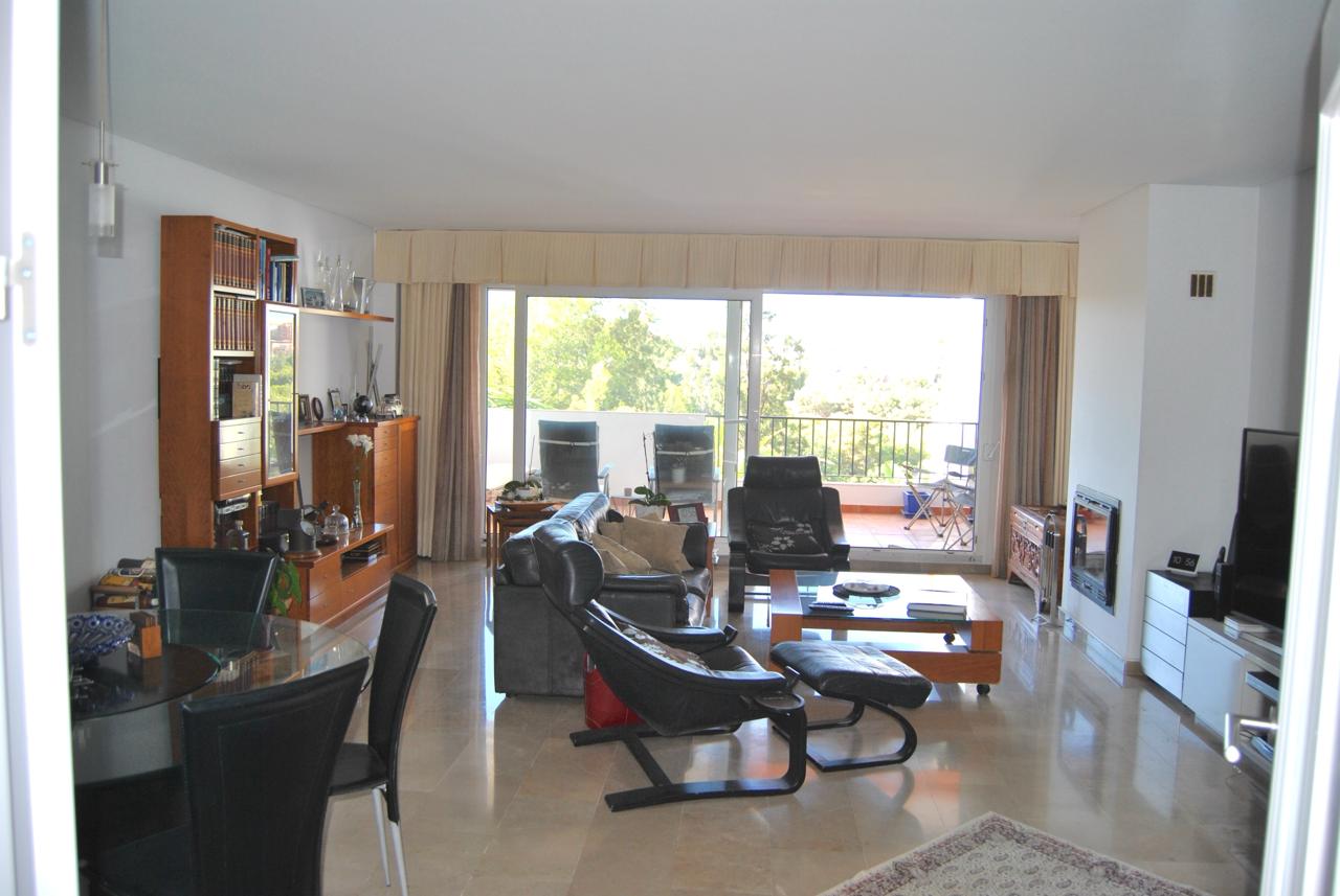 SE VENDE MAGNIFICO APARTAMENTO EN TORREQUEBRADA EN URBANIZACION DE LUJO (BENALMADENA)