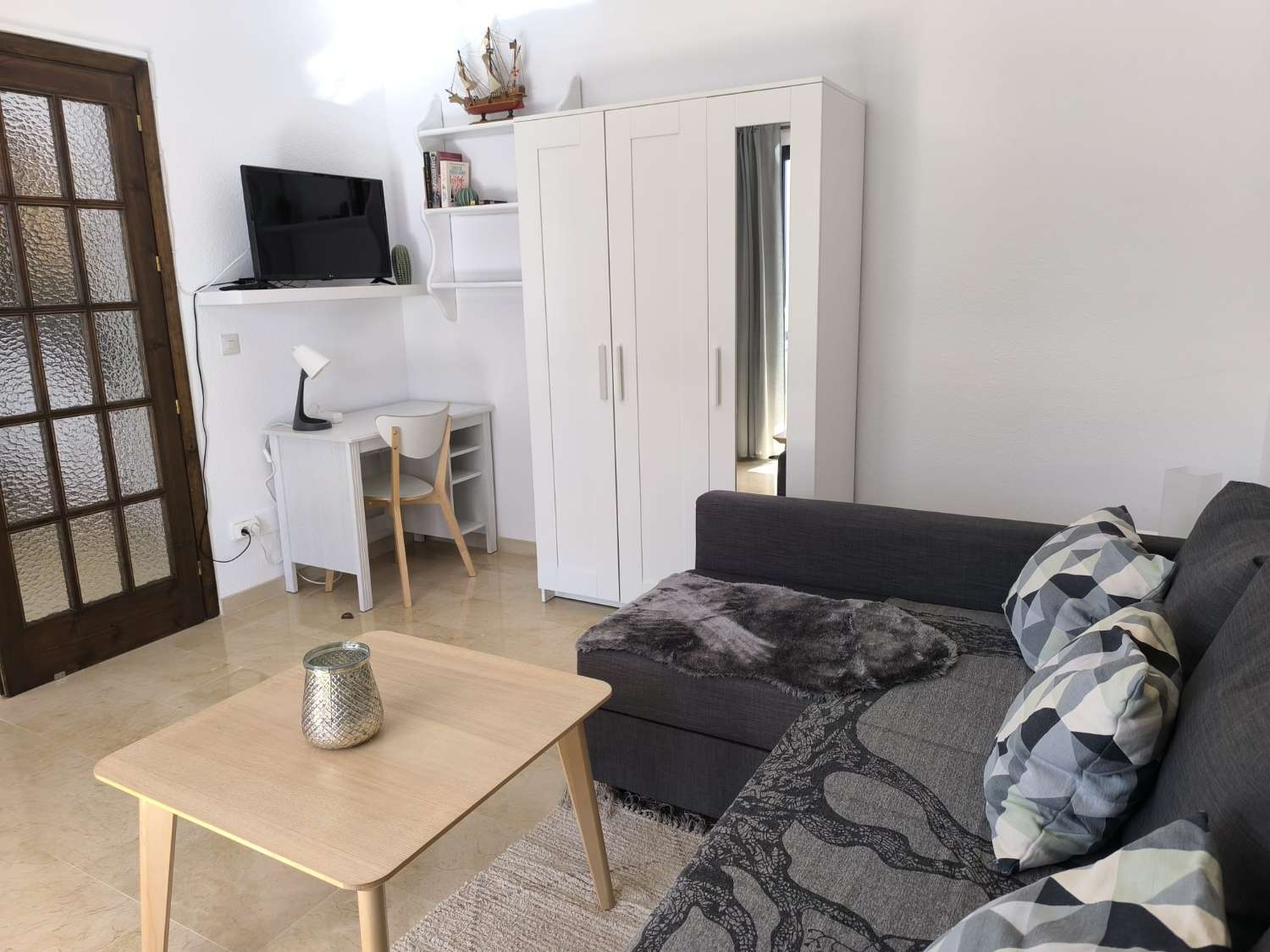 HALF SEIZOEN. TE HUUR VAN 10.10.24 TOT 31.5.25 MOOI APPARTEMENT IN BENALMÁDENA COSTA