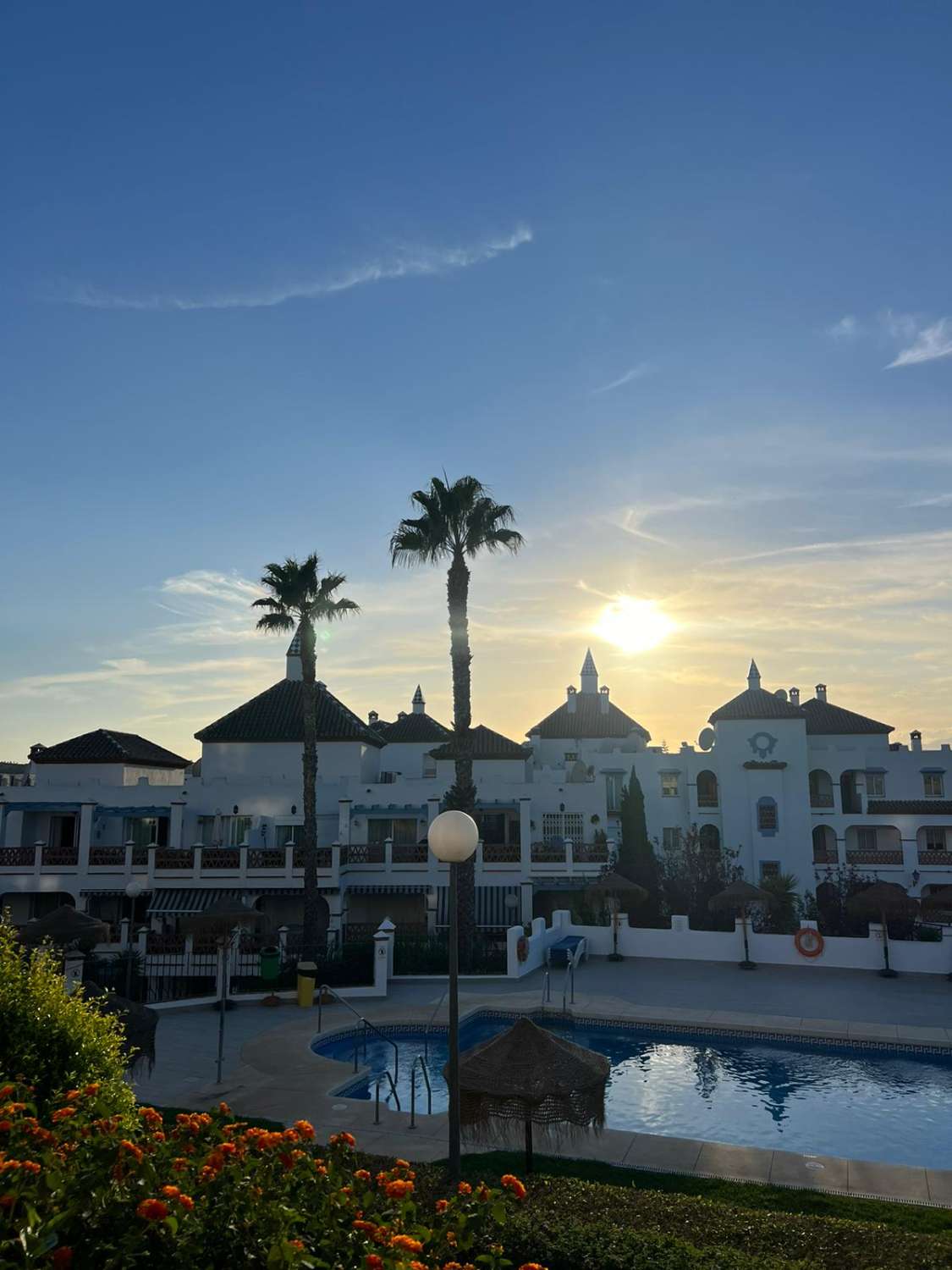 Media temporada . Se alquila desde ahora hasta 31.5.25 bonito apartamento en Mijas Golf