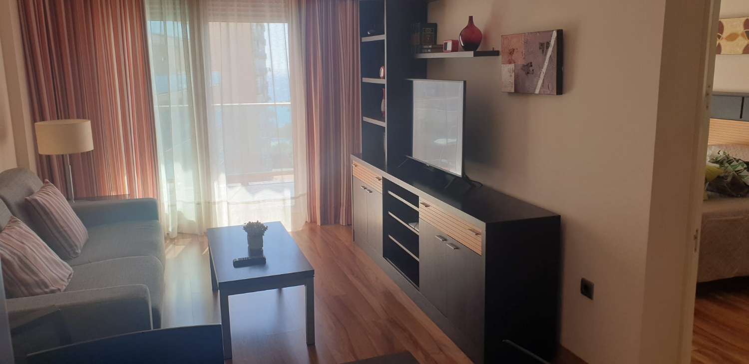 HALF SEIZOEN. TE HUUR VANAF 19.11.24 - 15.6.25 MOOI APPARTEMENT MET UITZICHT OP ZEE OP 200 METER VAN HET STRAND IN BENALMÁDENA