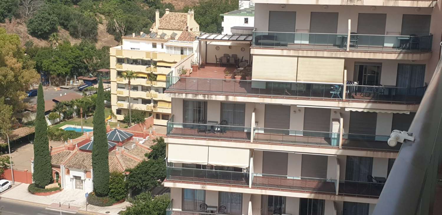 HALF SEIZOEN. TE HUUR VANAF 19.11.24 - 15.6.25 MOOI APPARTEMENT MET UITZICHT OP ZEE OP 200 METER VAN HET STRAND IN BENALMÁDENA