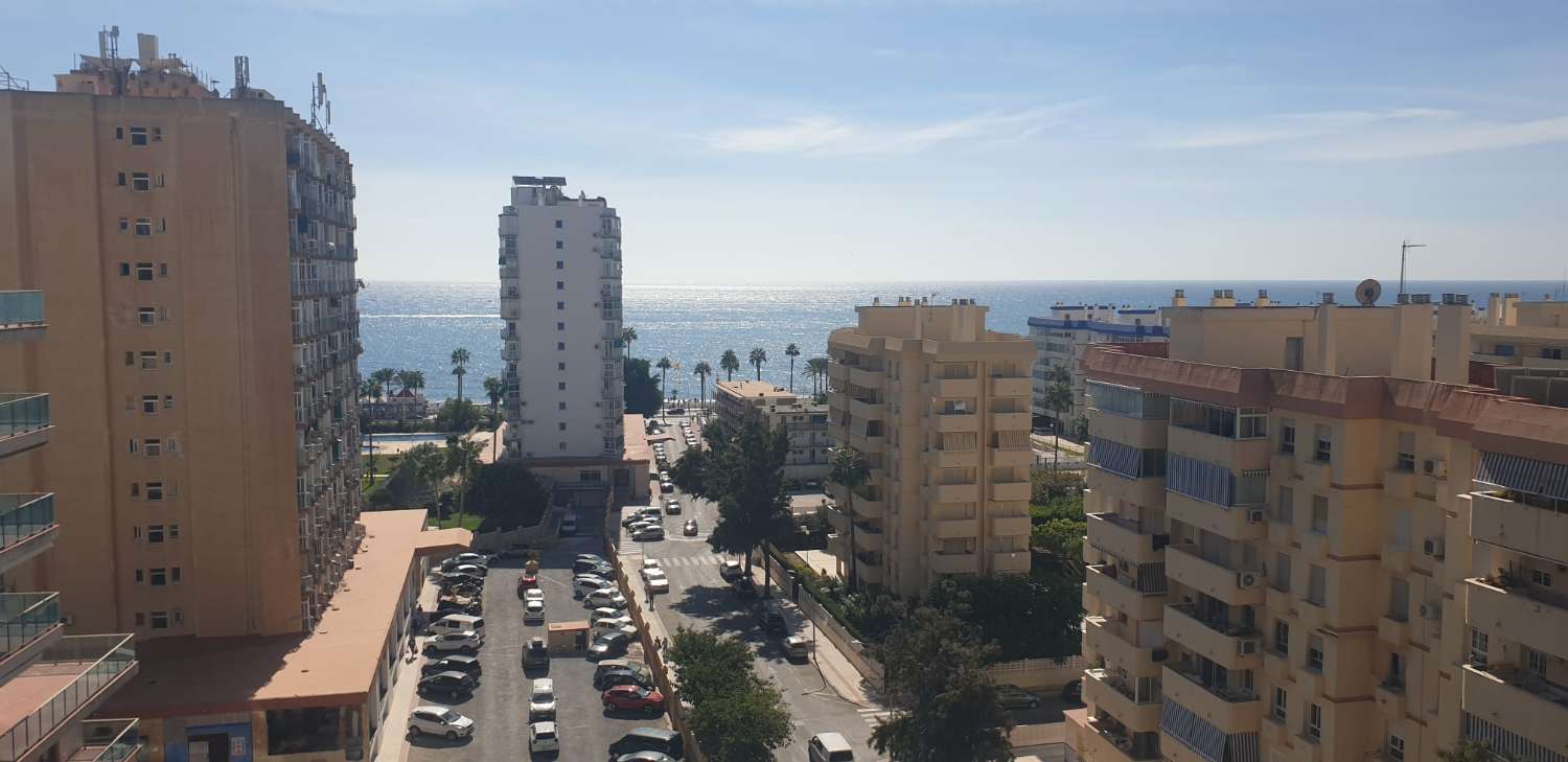 HALBE SAISON. ZU VERMIETEN VOM 19.11.24 - 15.6.25 SCHÖNE WOHNUNG MIT MEERBLICK 200 METER VOM STRAND IN BENALMADENA