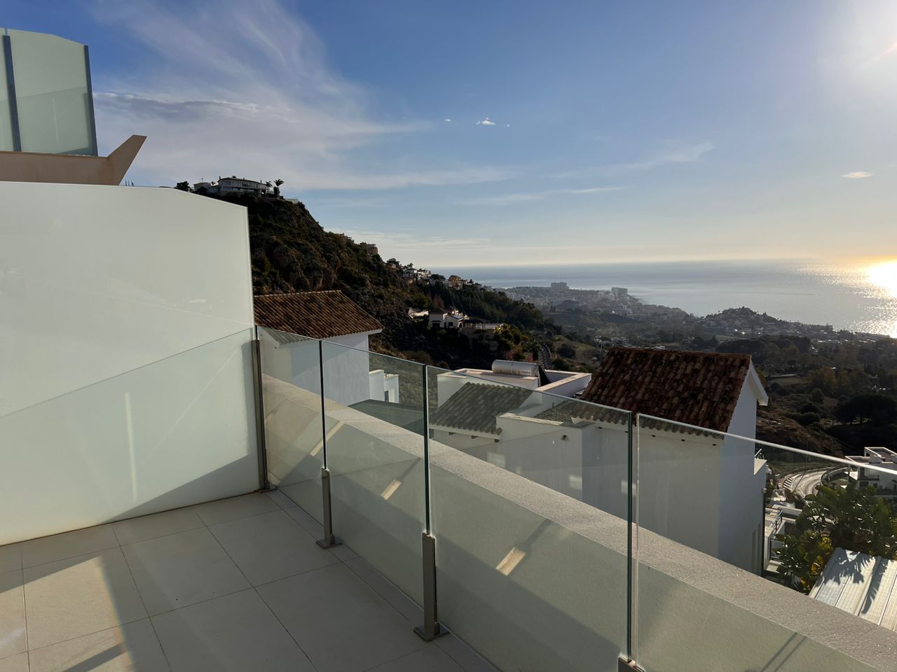 LANGFRISTIG ZU VERMIETEN AB SOFORT HERRLICHES PENTHOUSE MIT HERRLICHEM MEERBLICK IN BENALMADENA