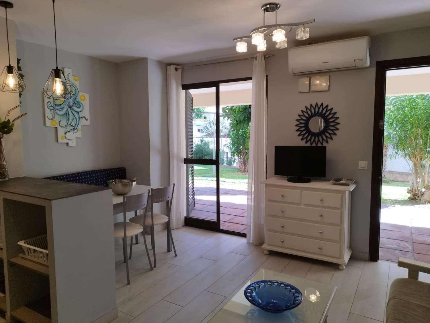 HALF SEIZOEN. TE HUUR VAN 1.9.2024-30.6.2025 MOOI APPARTEMENT IN LA CARIHUELA (TORREMOLINOS)