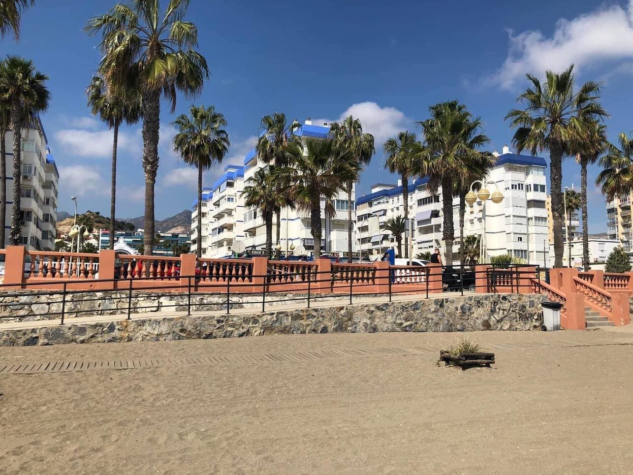 LÅNGTIDSUTHYRNING FRÅN 06.01.25 TREVLIG LÄGENHET MED HAVSUTSIKT I BENALMADENA