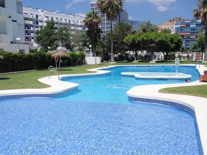 LOCATION À LONG TERME À PARTIR DU 06.01.25 BEL APPARTEMENT AVEC VUE SUR LA MER À BENALMADENA