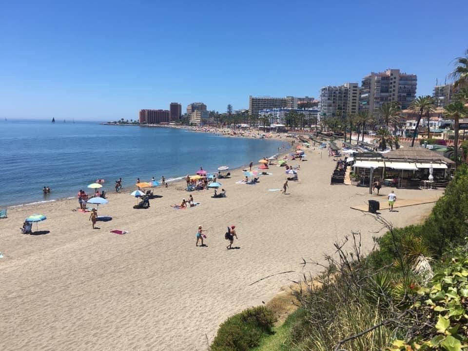 LÅNGTIDSUTHYRNING FRÅN 06.01.25 TREVLIG LÄGENHET MED HAVSUTSIKT I BENALMADENA