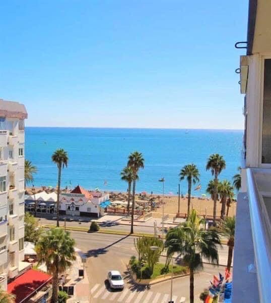 LOCATION À LONG TERME À PARTIR DU 06.01.25 BEL APPARTEMENT AVEC VUE SUR LA MER À BENALMADENA