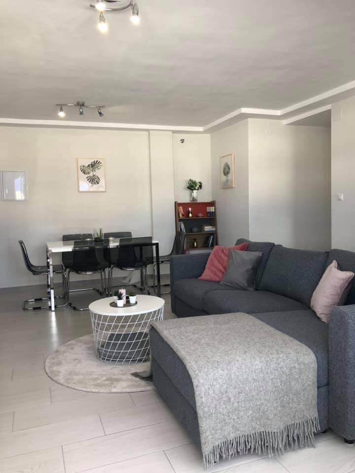 LARGA TEMPORADA SE ALQUILA DESDE 06.01.25  BONITO APARTAMENTO CON VISTAS AL MAR EN BENALMADENA