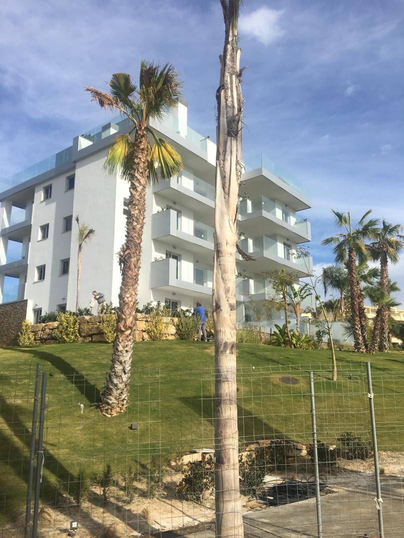 PRACHTIG ONGEMEUBILEERD APPARTEMENT MET UITZICHT OP ZEE TE HUUR VOOR LANGE TERMIJN IN LUXE URBANISATIE IN MIJAS COSTA