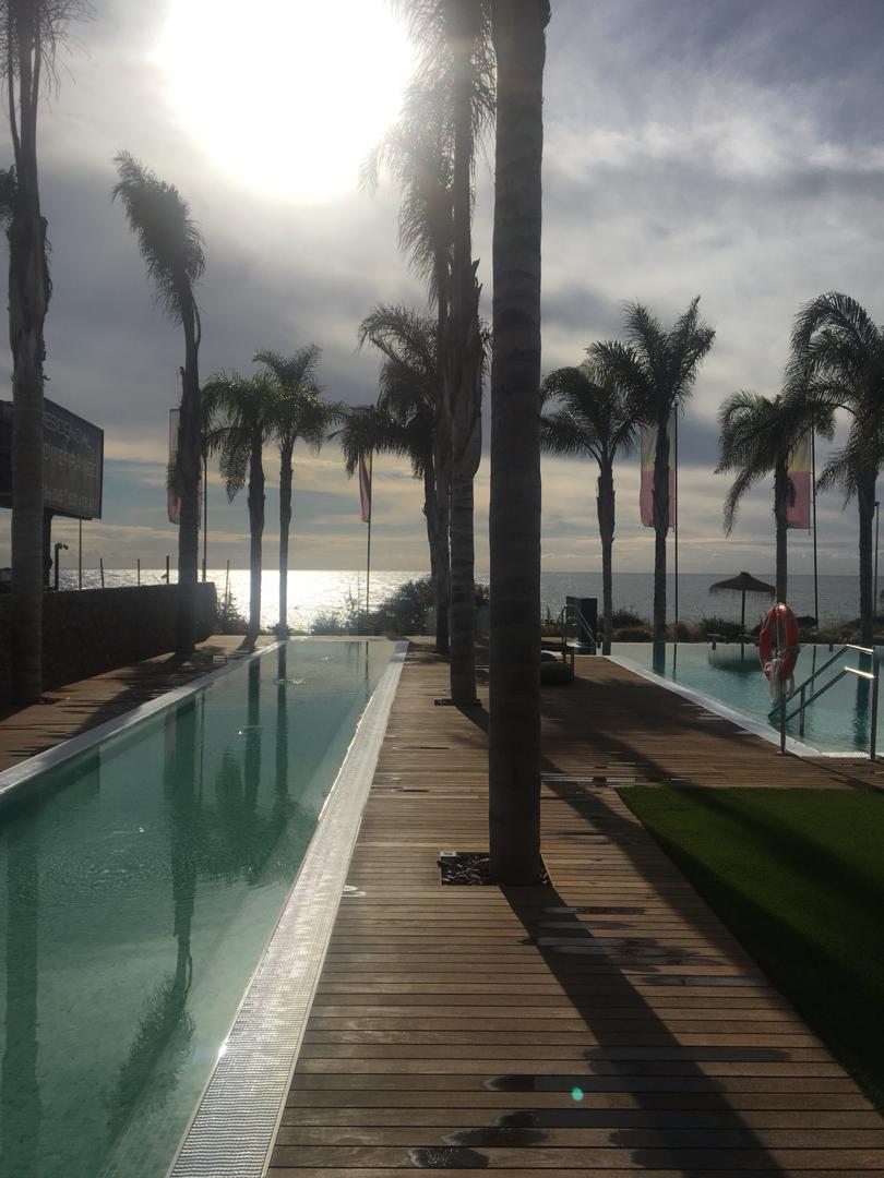 MAGNIFIQUE APPARTEMENT NON MEUBLÉ AVEC VUE SUR LA MER À LOUER À LONG TERME DANS UNE URBANISATION DE LUXE À MIJAS COSTA