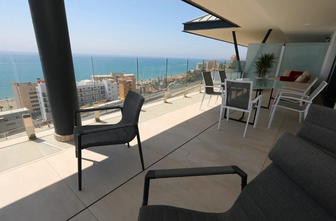 HALF SEASON FOR RENT FROM 28/11/2024 -31/05/2025 MAGNIFICENT APARTMENT WITH STUNNING SEA VIEWS IN FUENGIROLA