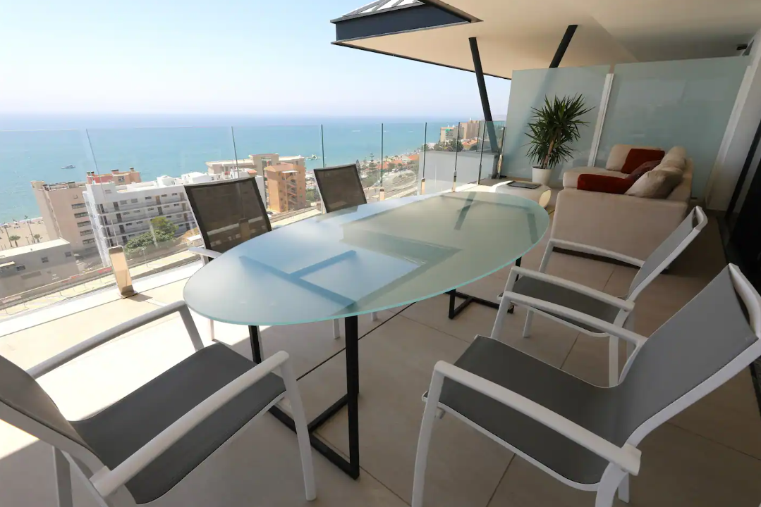 HALF SEASON FOR RENT FROM 28/11/2024 -31/05/2025 MAGNIFICENT APARTMENT WITH STUNNING SEA VIEWS IN FUENGIROLA