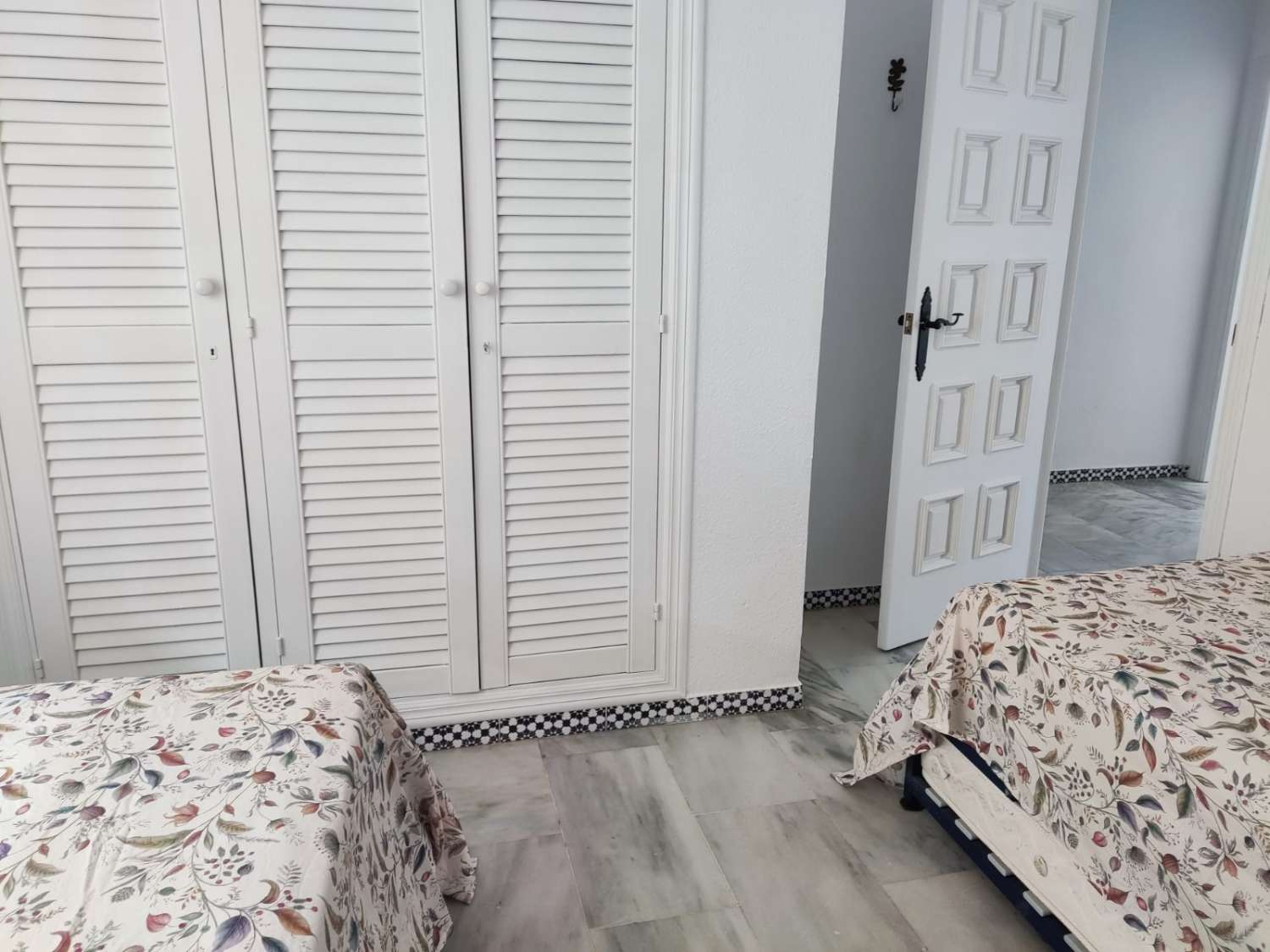 Se alquila MEDIA TEMPORADA desde ahora hasta  30/6/2025 bonito apartamento  con vistas al mar en Fuengirola