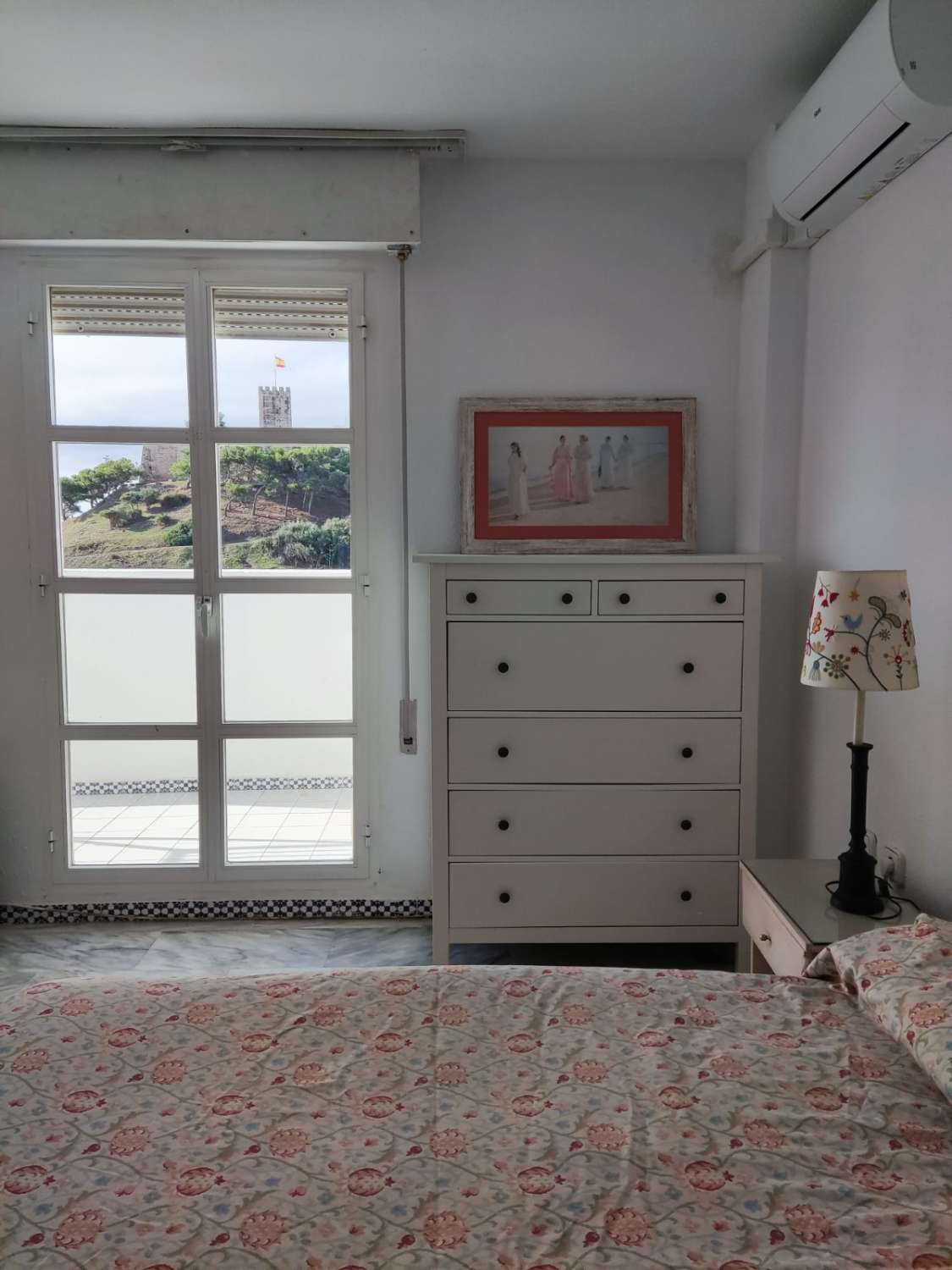 Se alquila MEDIA TEMPORADA desde ahora hasta  30/6/2025 bonito apartamento  con vistas al mar en Fuengirola