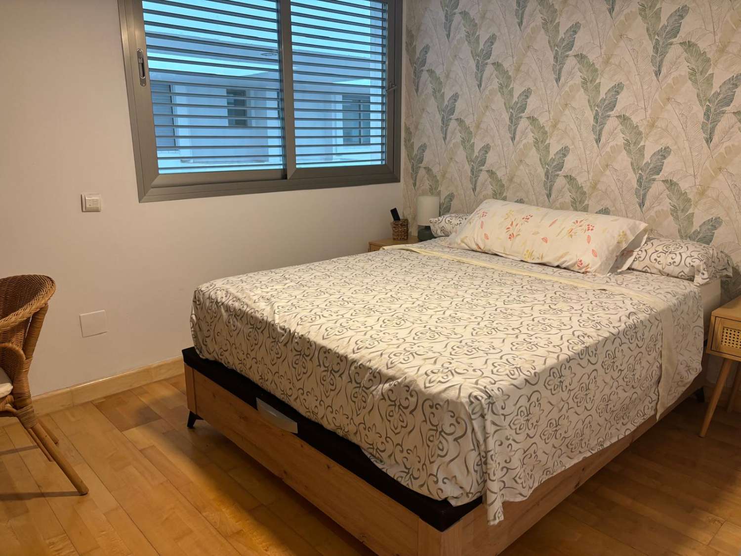 MEDIA TEMPORADA . SE ALQUILA DESDE AHORA HASTA 30.6.25 BONITO APARTAMENTO EN MIJAS COSTA