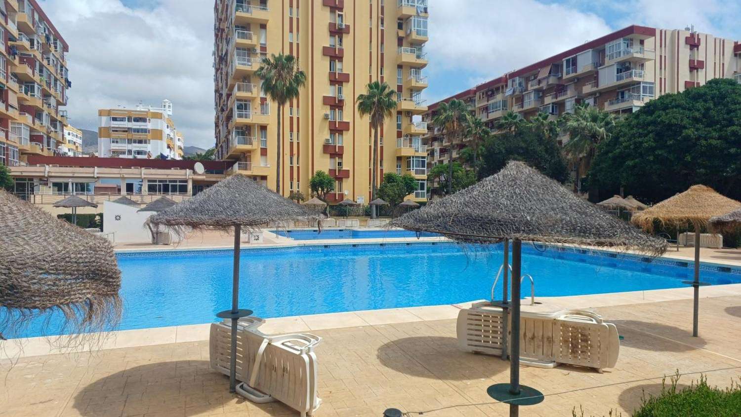 SE VENDE BONITO APARTAMENTO AMUEBLADO EN ARROYO DE LA MIEL