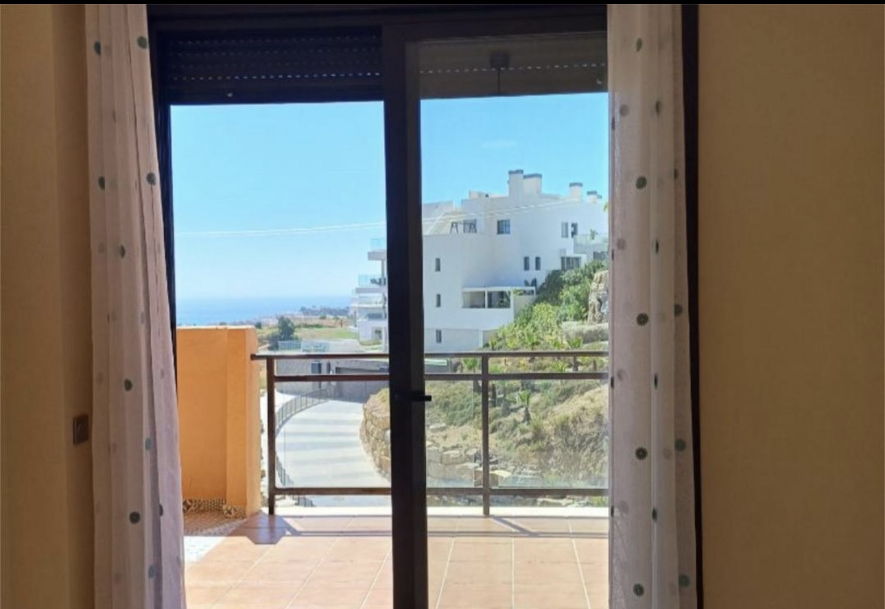 Se vende bonito apartamento con vistas al mar en zona Riviera del Sol (Mijas )