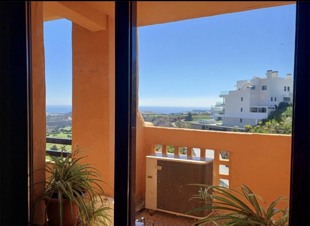 Se vende bonito apartamento con vistas al mar en zona Riviera del Sol (Mijas )