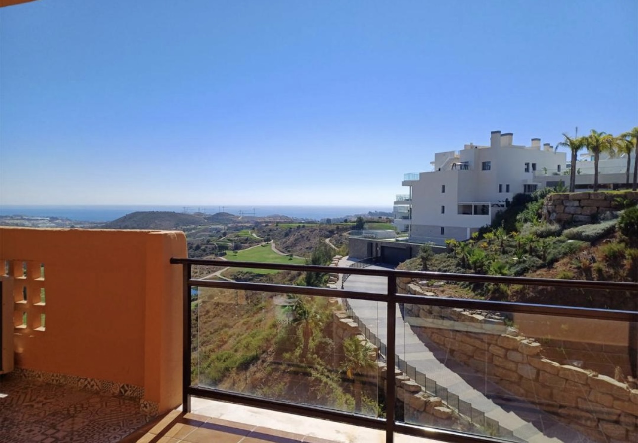 Se vende bonito apartamento con vistas al mar en zona Riviera del Sol (Mijas )