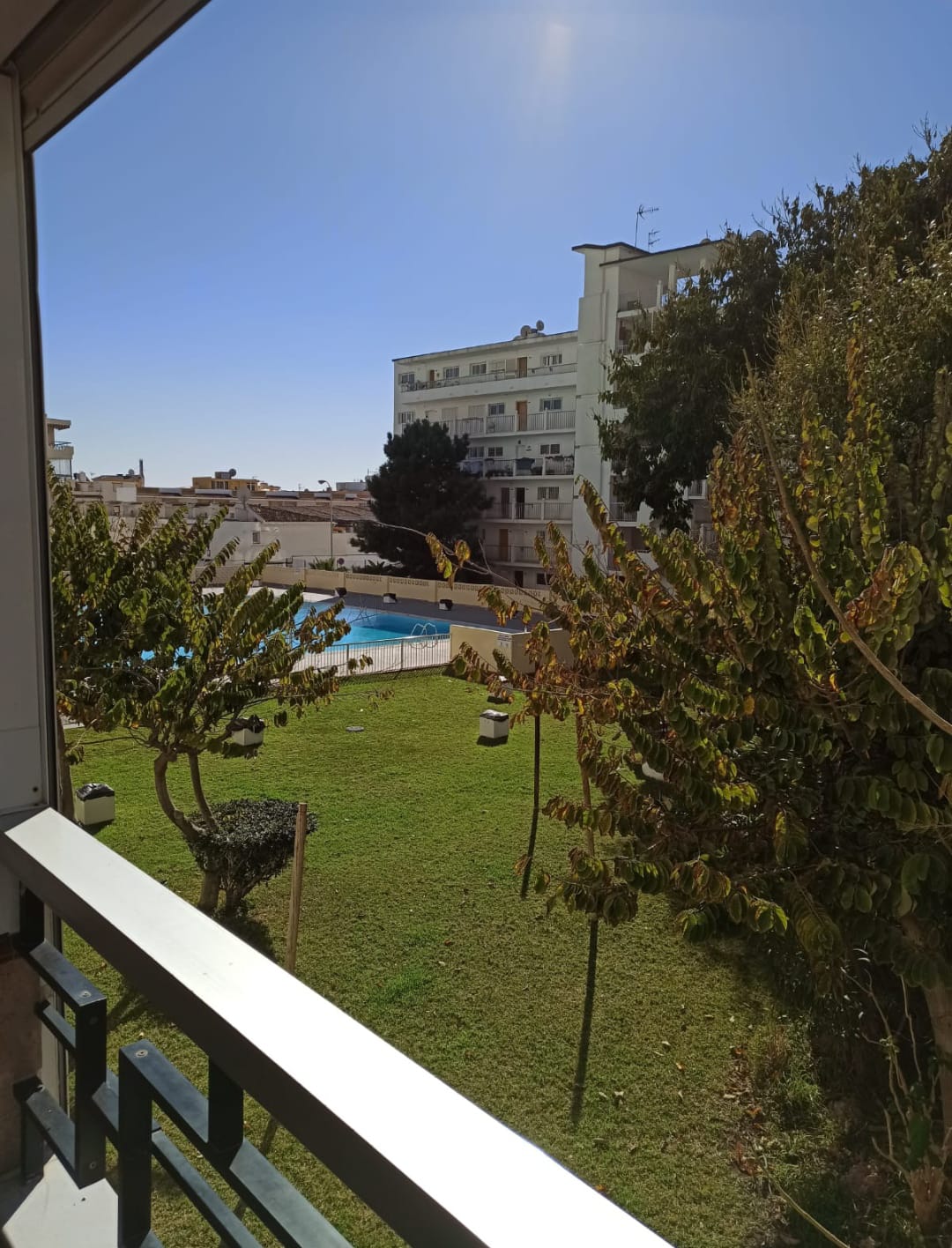 long season. For rent from 10 January 2025 beautiful apartment in La Carihuela (Torremolinos)