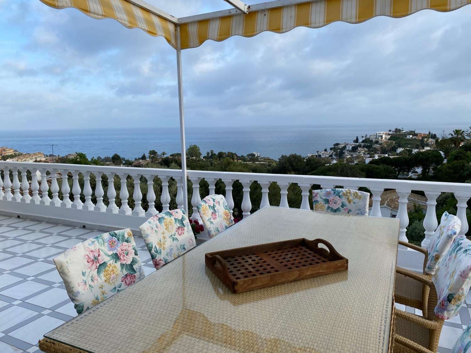 Magnificent villa with sea views for sale in Torremuelle (Benalmadena)