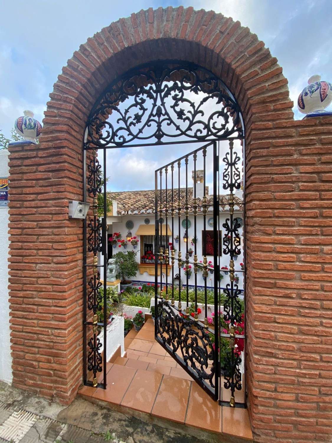 Magnificent villa with sea views for sale in Torremuelle (Benalmadena)