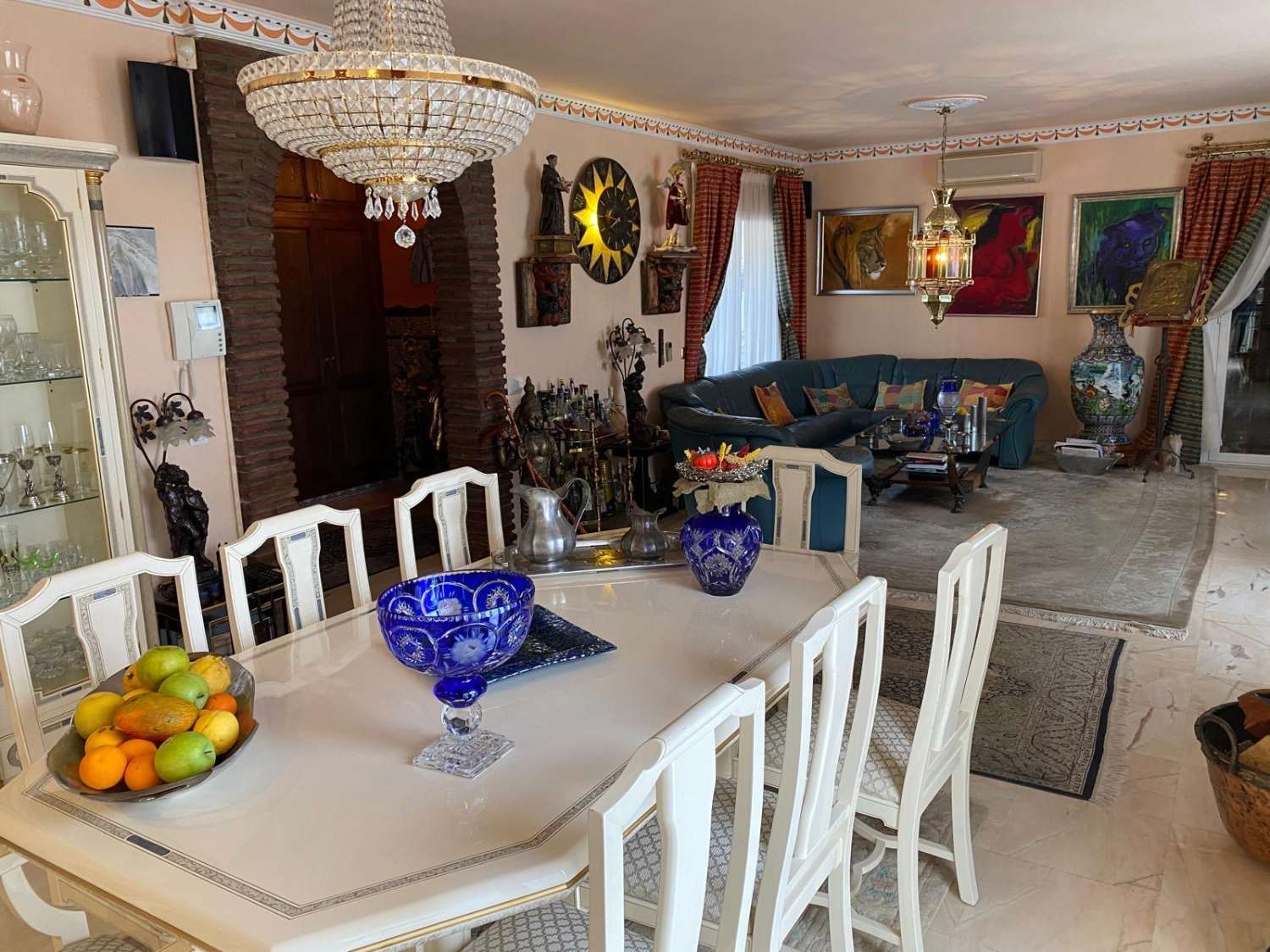 Magnificent villa with sea views for sale in Torremuelle (Benalmadena)