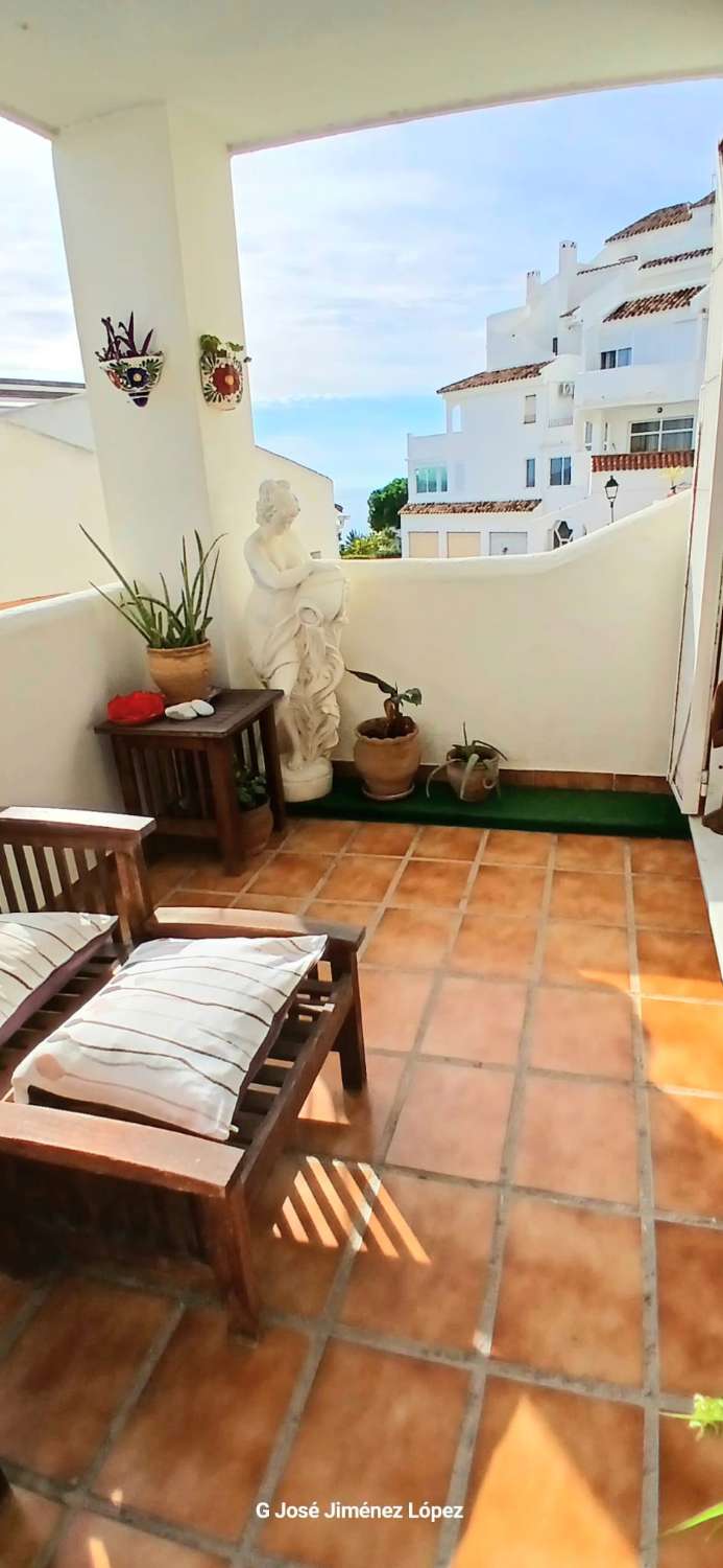 SE ALQUILA POR MEDIA TEMPORADA DESDE AHORA HASTA 30.6.25 Y DESDE 1.9.25-30.6.26 BONITO APARTAMENTO AL LADO DEL MAR EN BENALMADENA