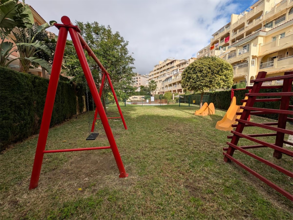 Pieni huoneisto myynnissä Nueva Torrequebrada (Benalmádena)