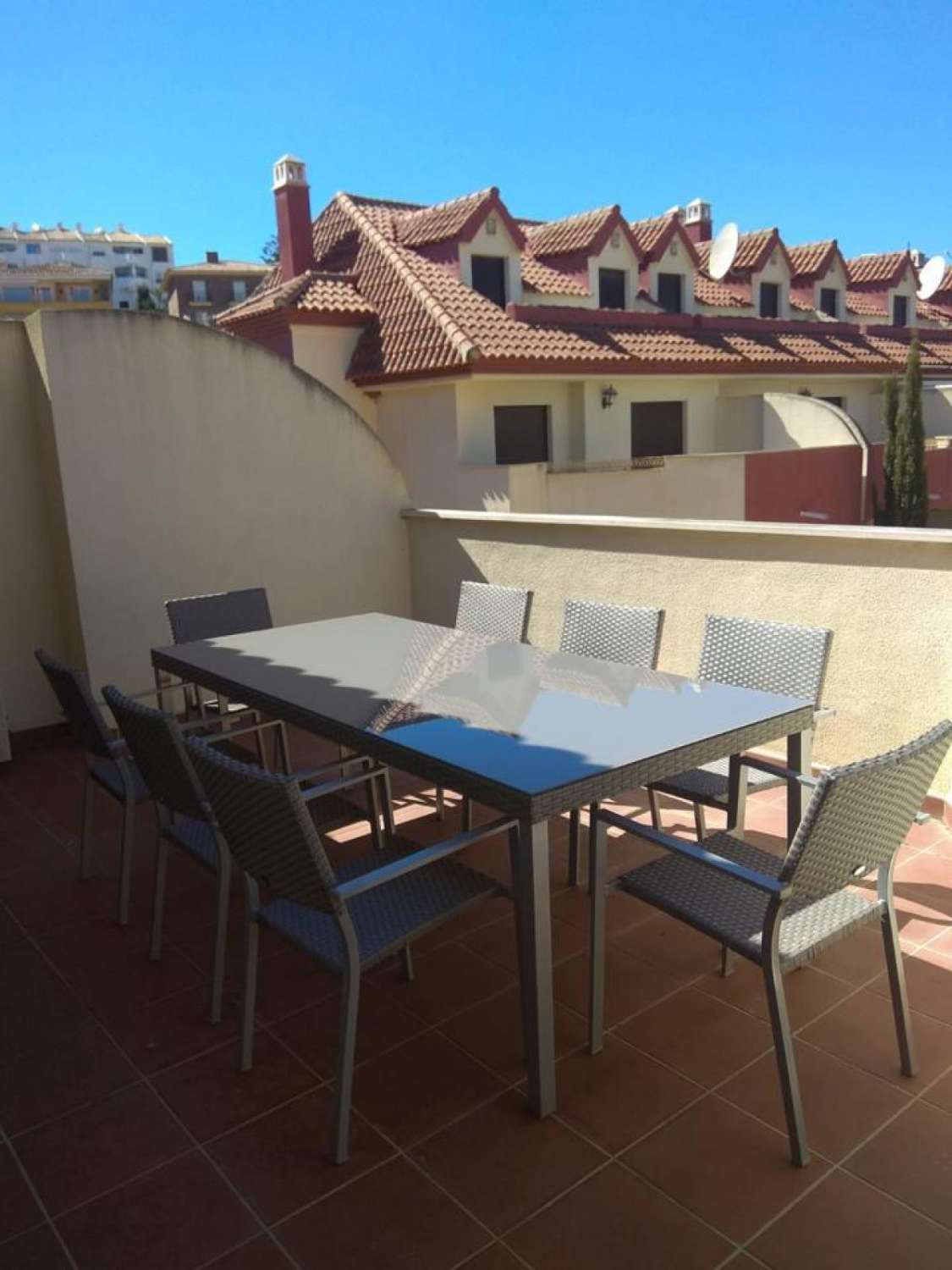 SCHÖNES DUPLEX-PENTHOUSE MIT BLICK AUF DEN GOLFPLATZ ZUM VERKAUF IN BENALMADENA