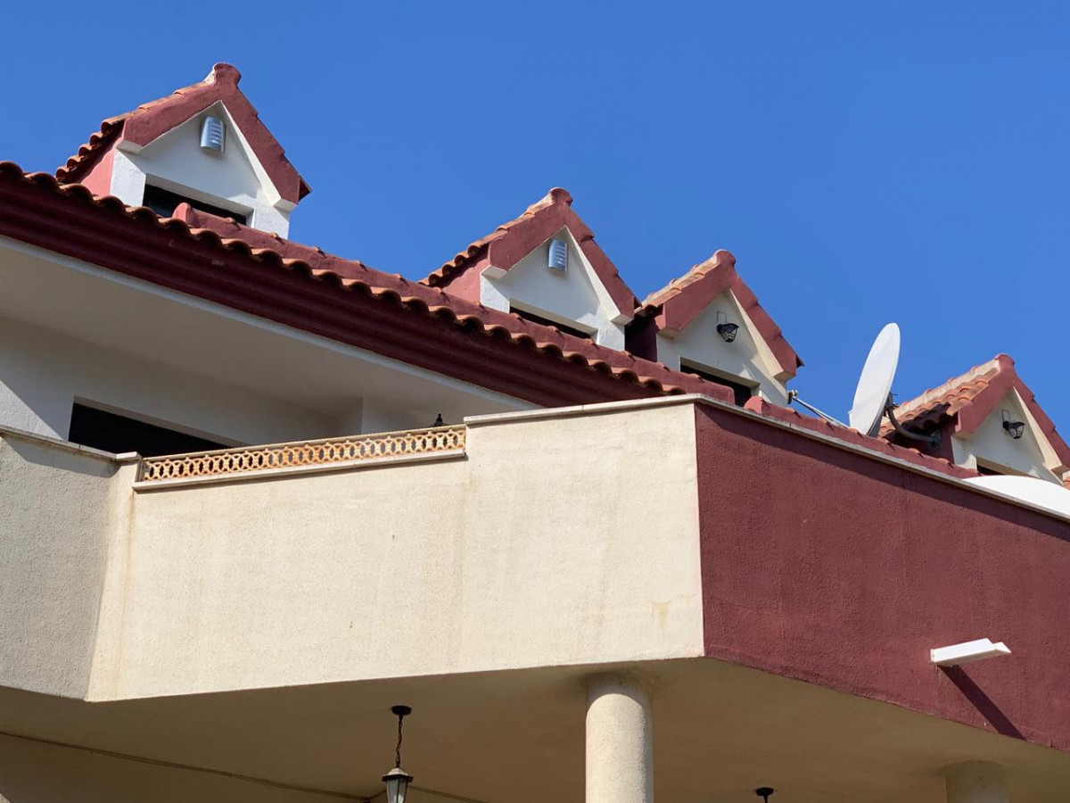 SCHÖNES DUPLEX-PENTHOUSE MIT BLICK AUF DEN GOLFPLATZ ZUM VERKAUF IN BENALMADENA