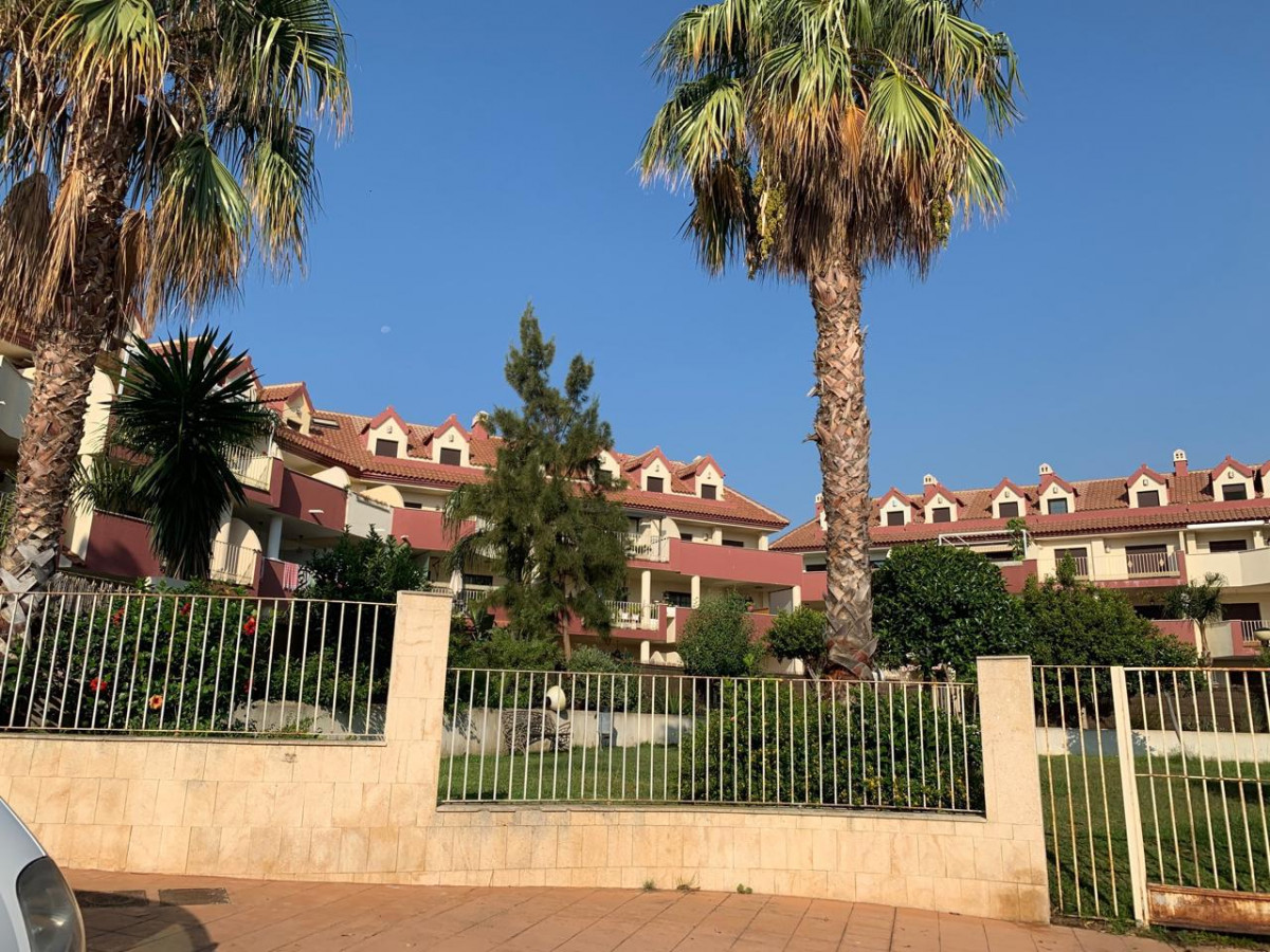 SCHÖNES DUPLEX-PENTHOUSE MIT BLICK AUF DEN GOLFPLATZ ZUM VERKAUF IN BENALMADENA