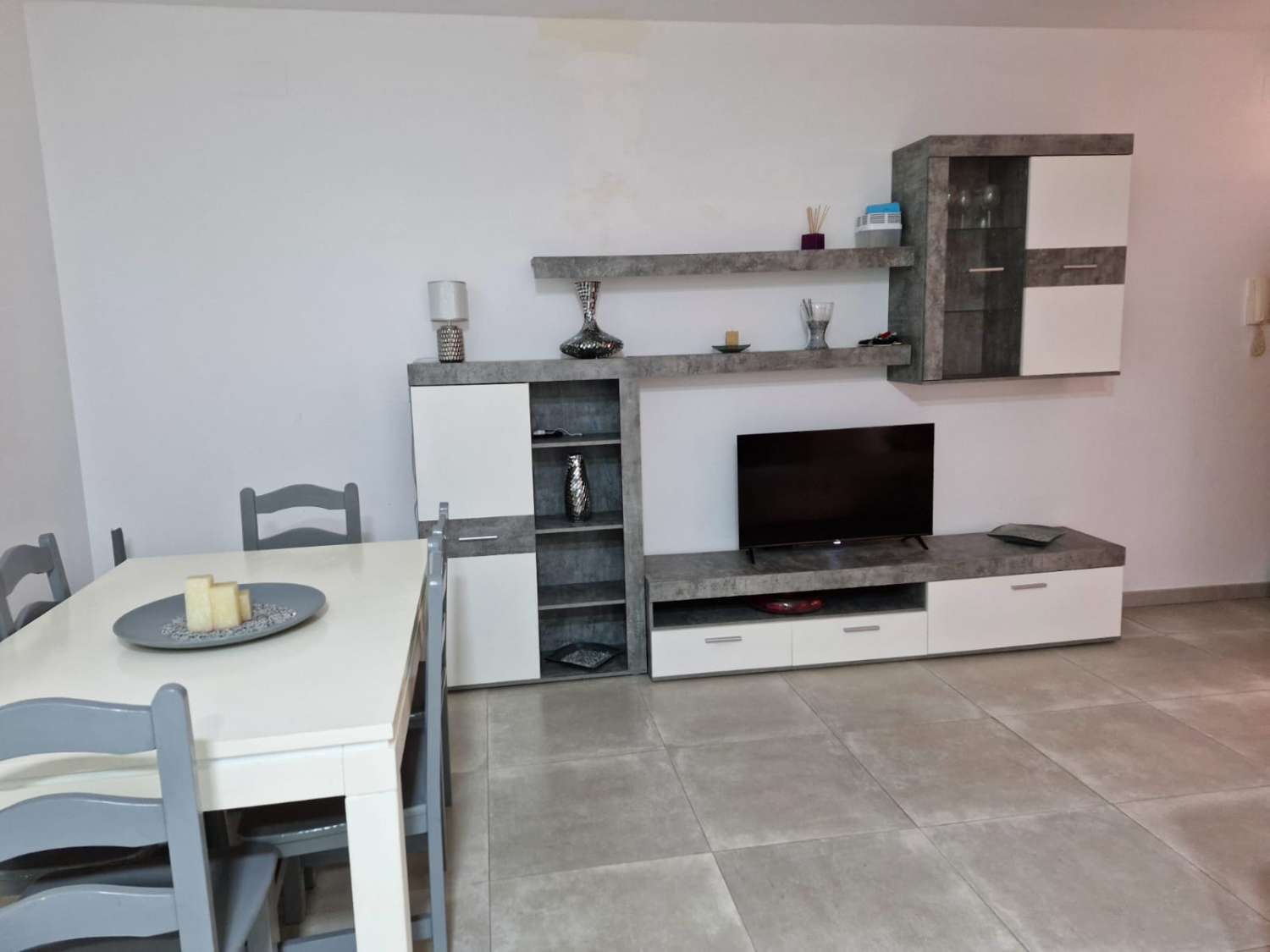 Se vende apartamento en  La Carihuela (Torremolinos)