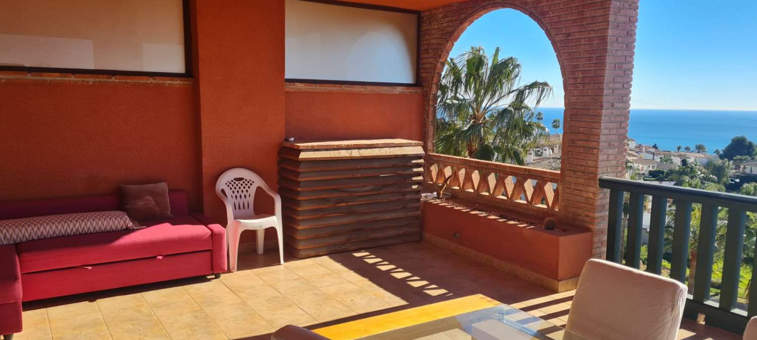 LARGA TEMPORADA SE ALQUILA DESDE AHORA  BONITO APARTAMENTO CON VISTAS AL MAR EN  HIGUERON