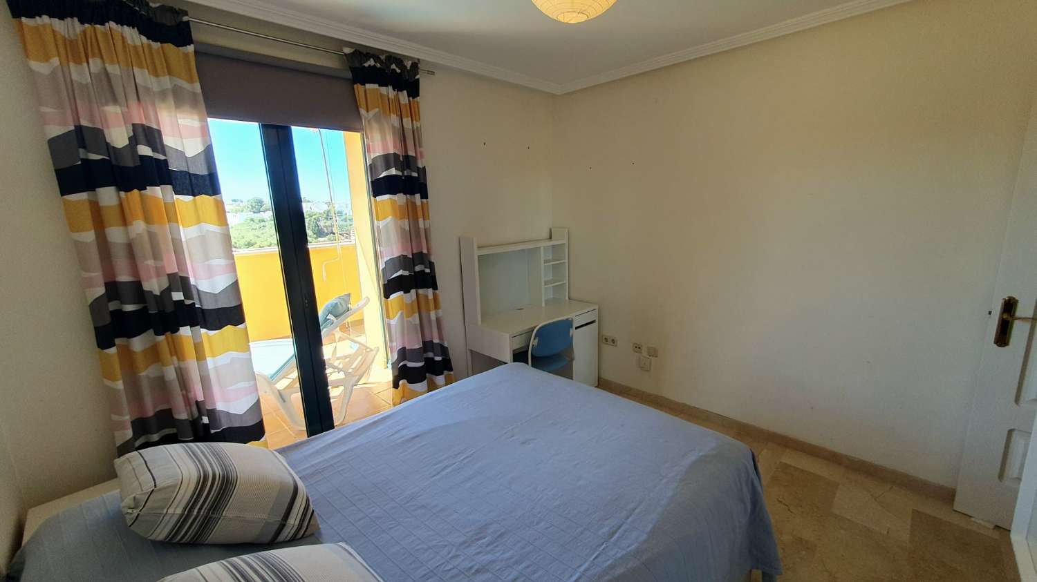 SE ALQUILA POR LARGA TEMPORADA BONITO APARTAMENTO EN BENALMADENA EN TORREQUEBRADA CERCA DEL CAMPO DE GOLF (BENALMADENA)