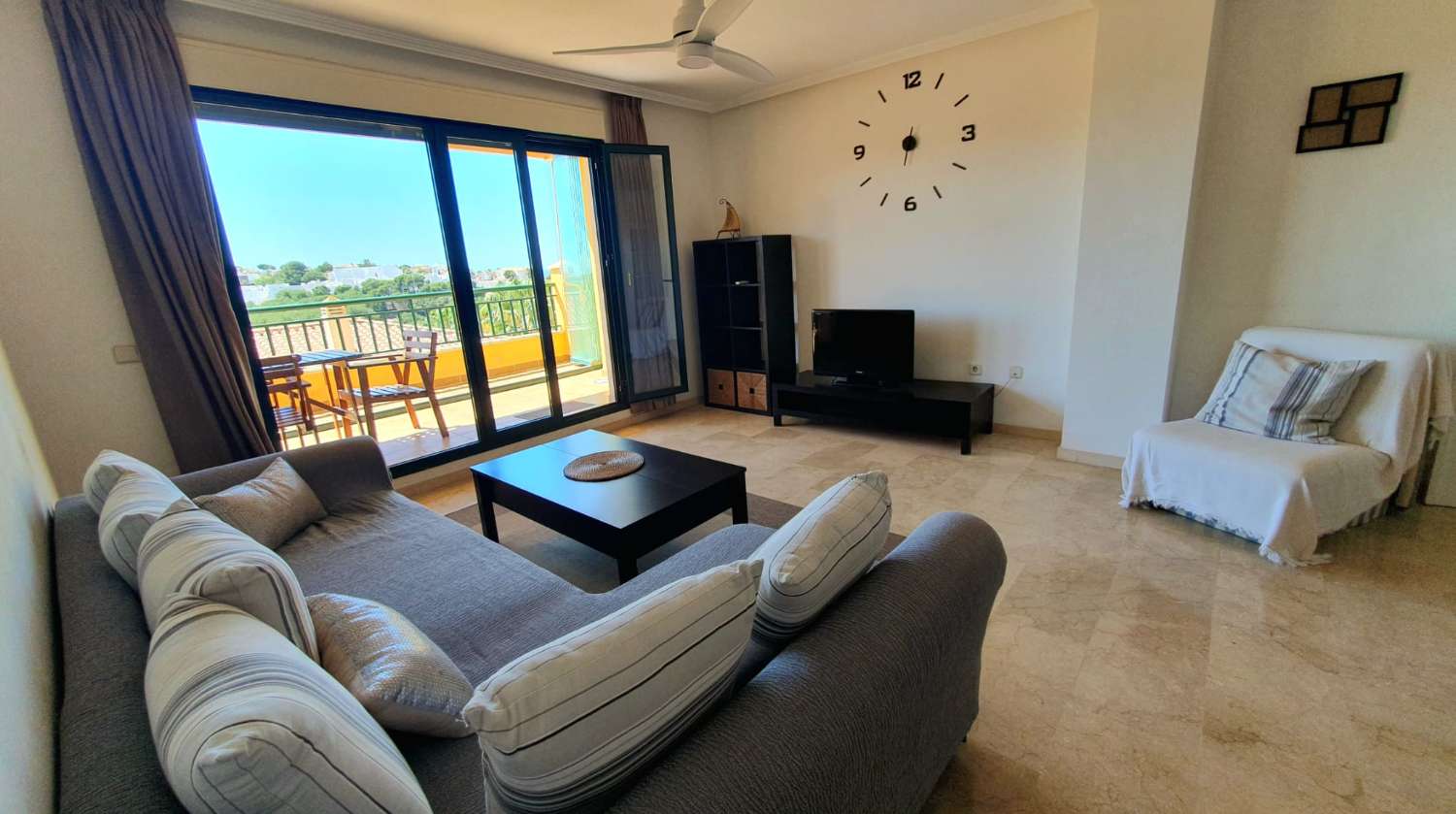 SE ALQUILA POR LARGA TEMPORADA BONITO APARTAMENTO EN BENALMADENA EN TORREQUEBRADA CERCA DEL CAMPO DE GOLF (BENALMADENA)