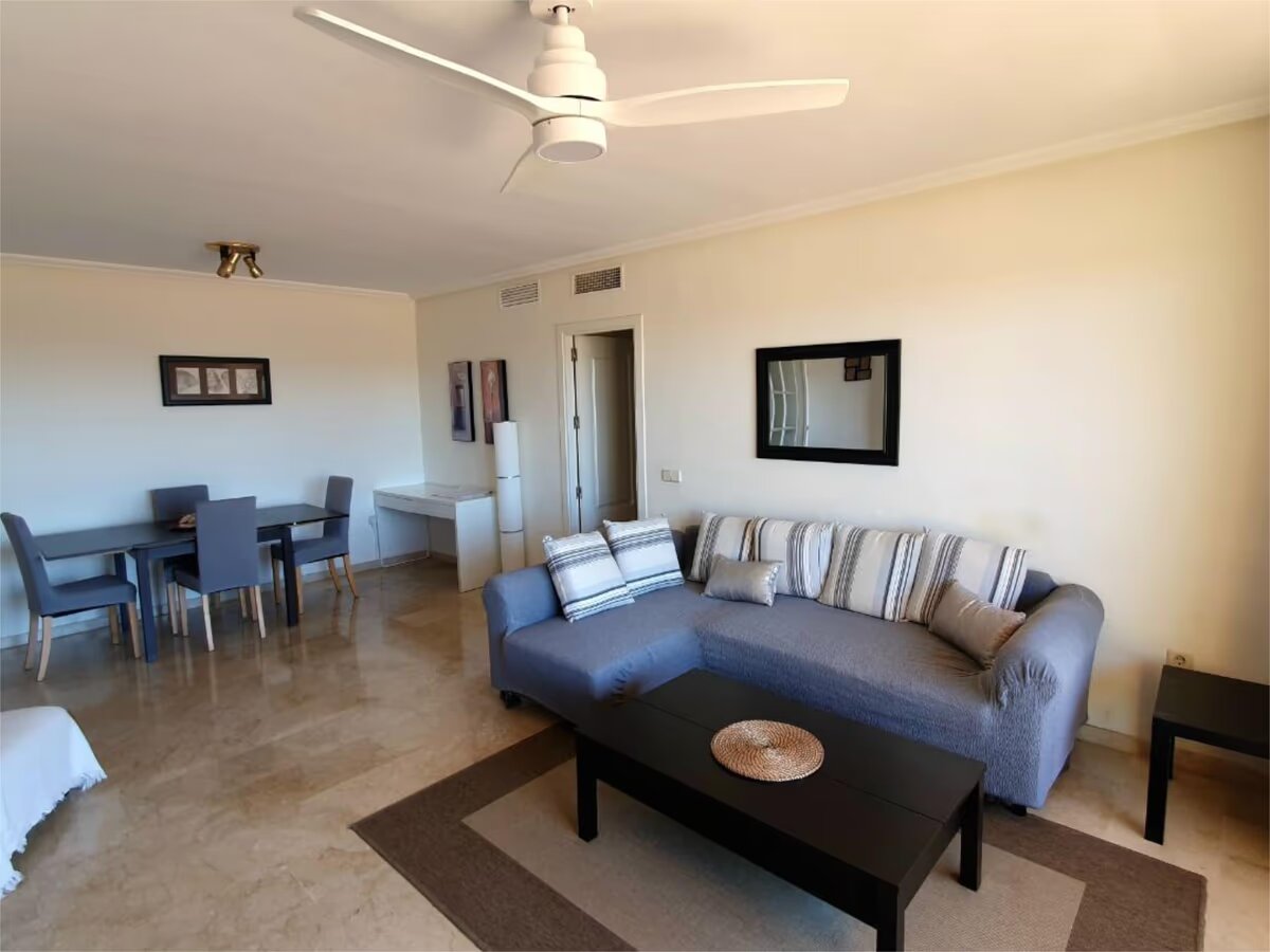 SE ALQUILA POR LARGA TEMPORADA BONITO APARTAMENTO EN BENALMADENA EN TORREQUEBRADA CERCA DEL CAMPO DE GOLF (BENALMADENA)