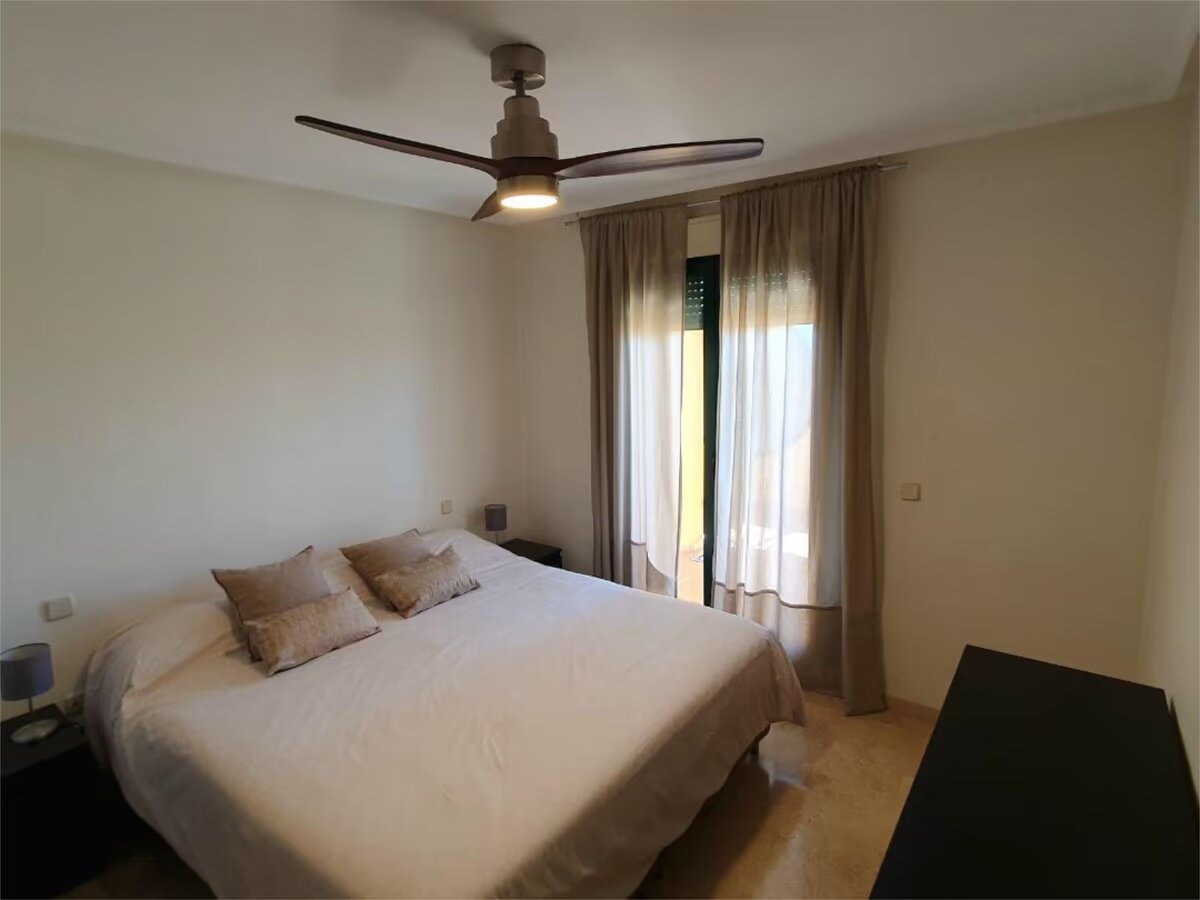 SE ALQUILA POR LARGA TEMPORADA BONITO APARTAMENTO EN BENALMADENA EN TORREQUEBRADA CERCA DEL CAMPO DE GOLF (BENALMADENA)