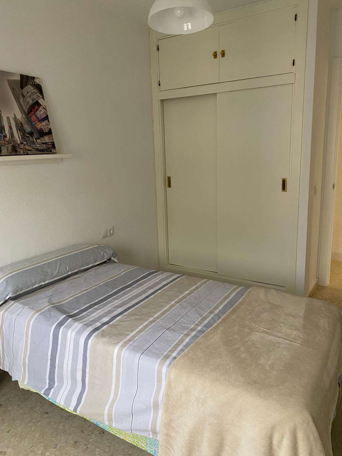 SE ALQUILA POR LARGA TEMPORADA BONITO APARTAMENTO EN MALAGA